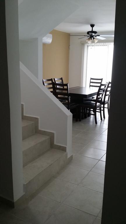 Monterrey Mexico Suites Eksteriør bilde