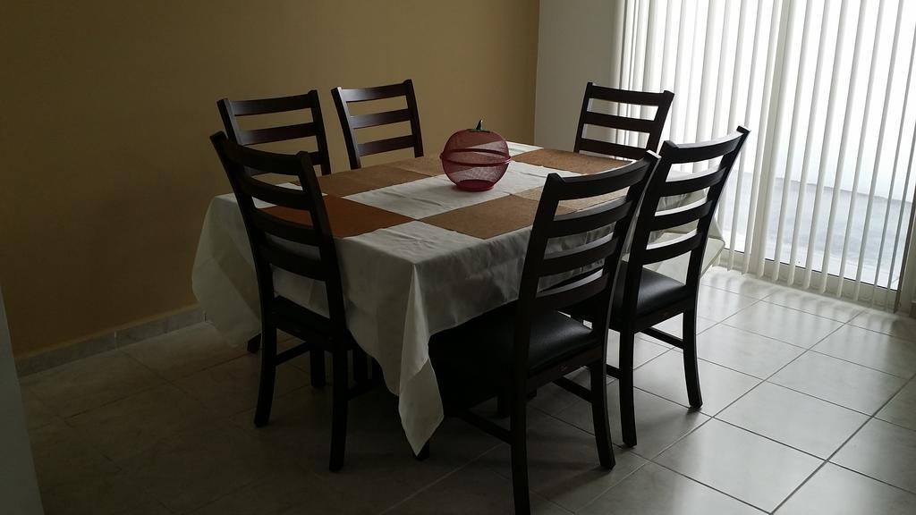 Monterrey Mexico Suites Eksteriør bilde